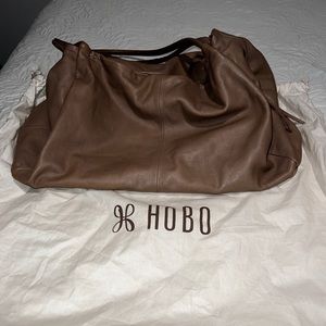 HOBO PRIMA Leather Hobo/Tote bag in Taupe